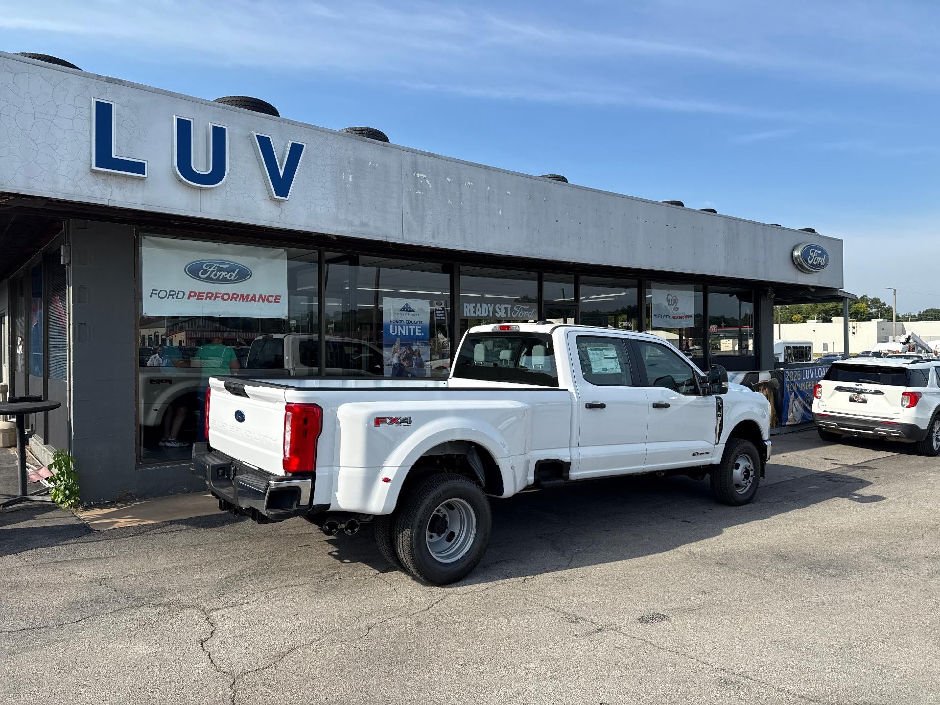 2026 Ford Super Duty F-350 DRW XL 4WD Crew Cab 8' Box