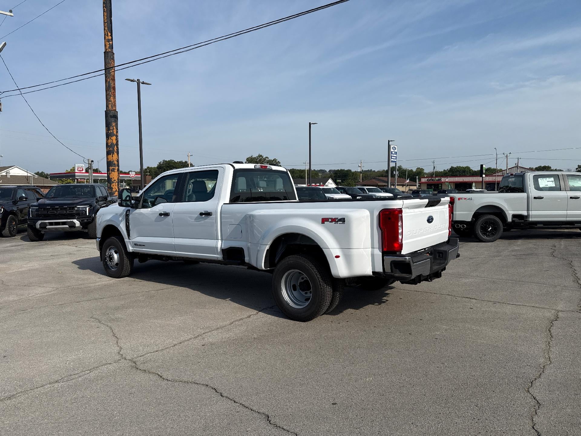 2026 Ford Super Duty F-350 DRW XL 4WD Crew Cab 8' Box