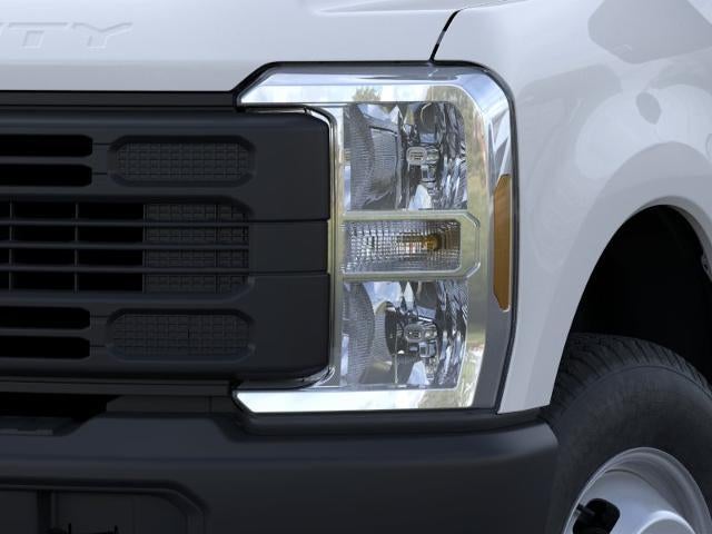 2026 Ford Super Duty F-350 DRW XL 4WD Crew Cab 8' Box