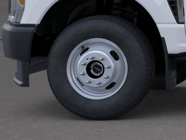 2026 Ford Super Duty F-350 DRW XL 4WD Crew Cab 8' Box