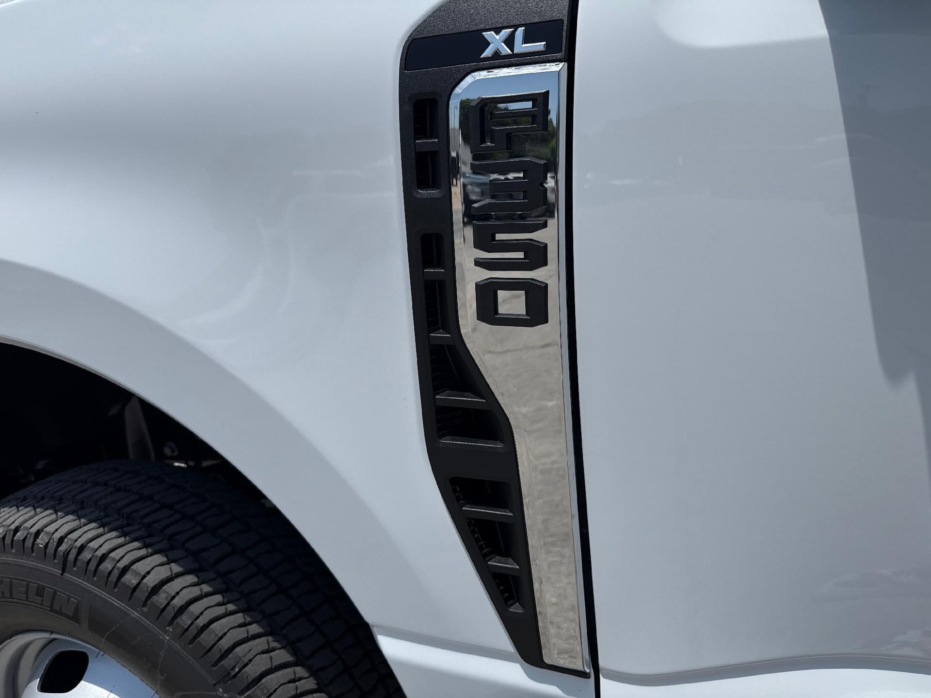 2026 Ford Super Duty F-350 DRW XL 4WD Crew Cab 8' Box