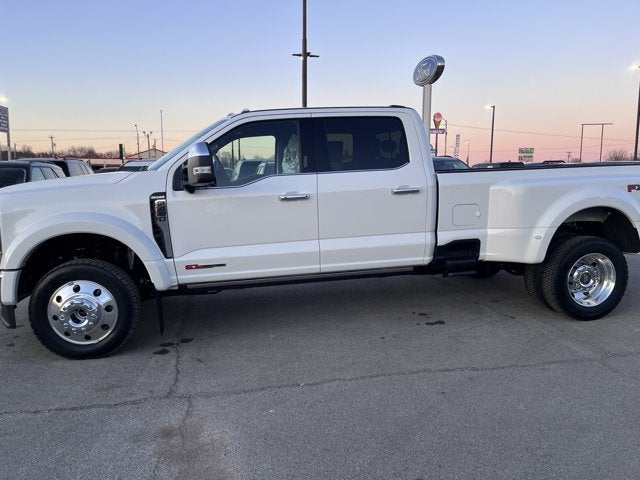 2026 Ford Super Duty F-450 DRW F-450® King Ranch®