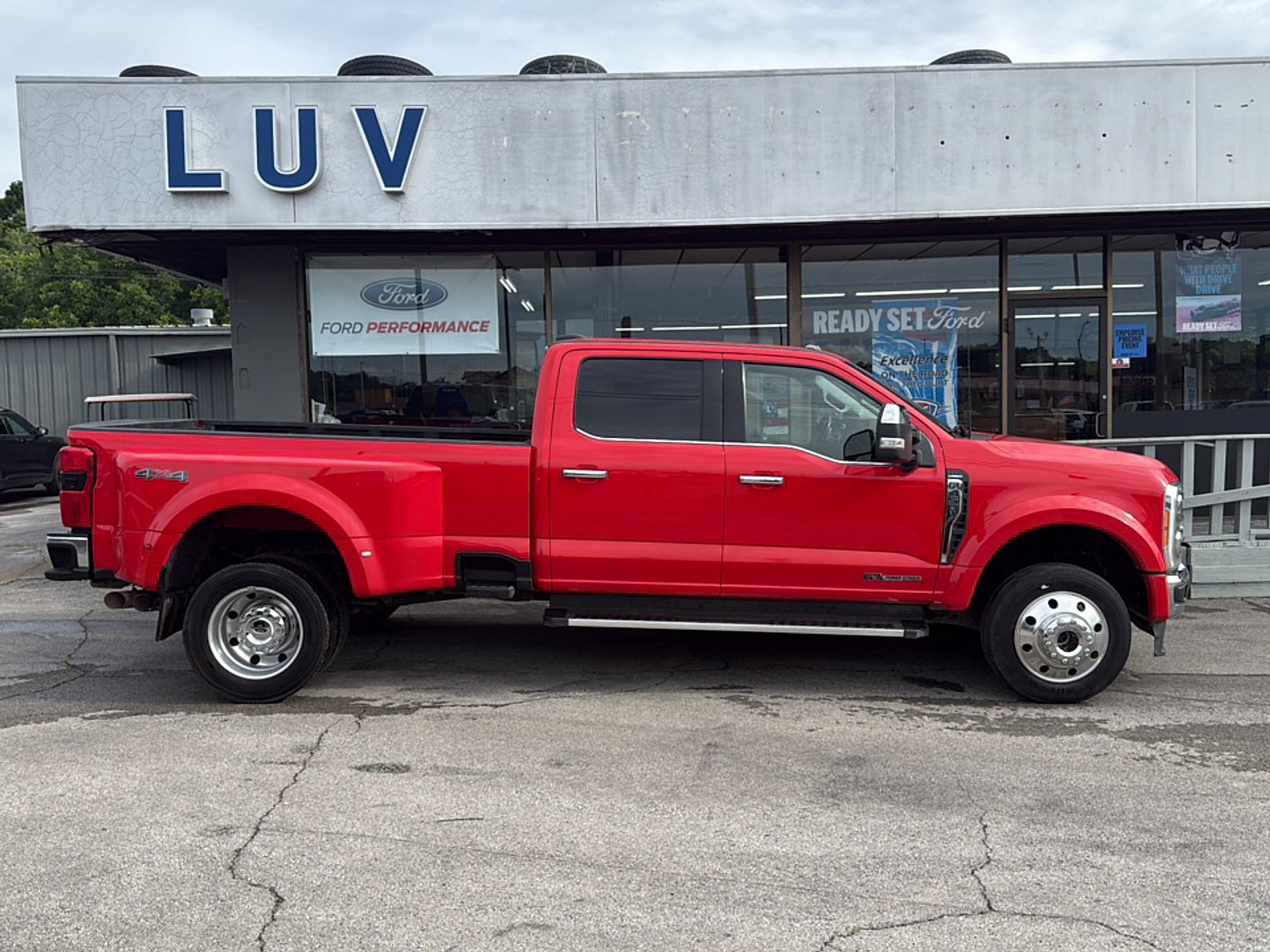 2023 Ford F-450 LARIAT