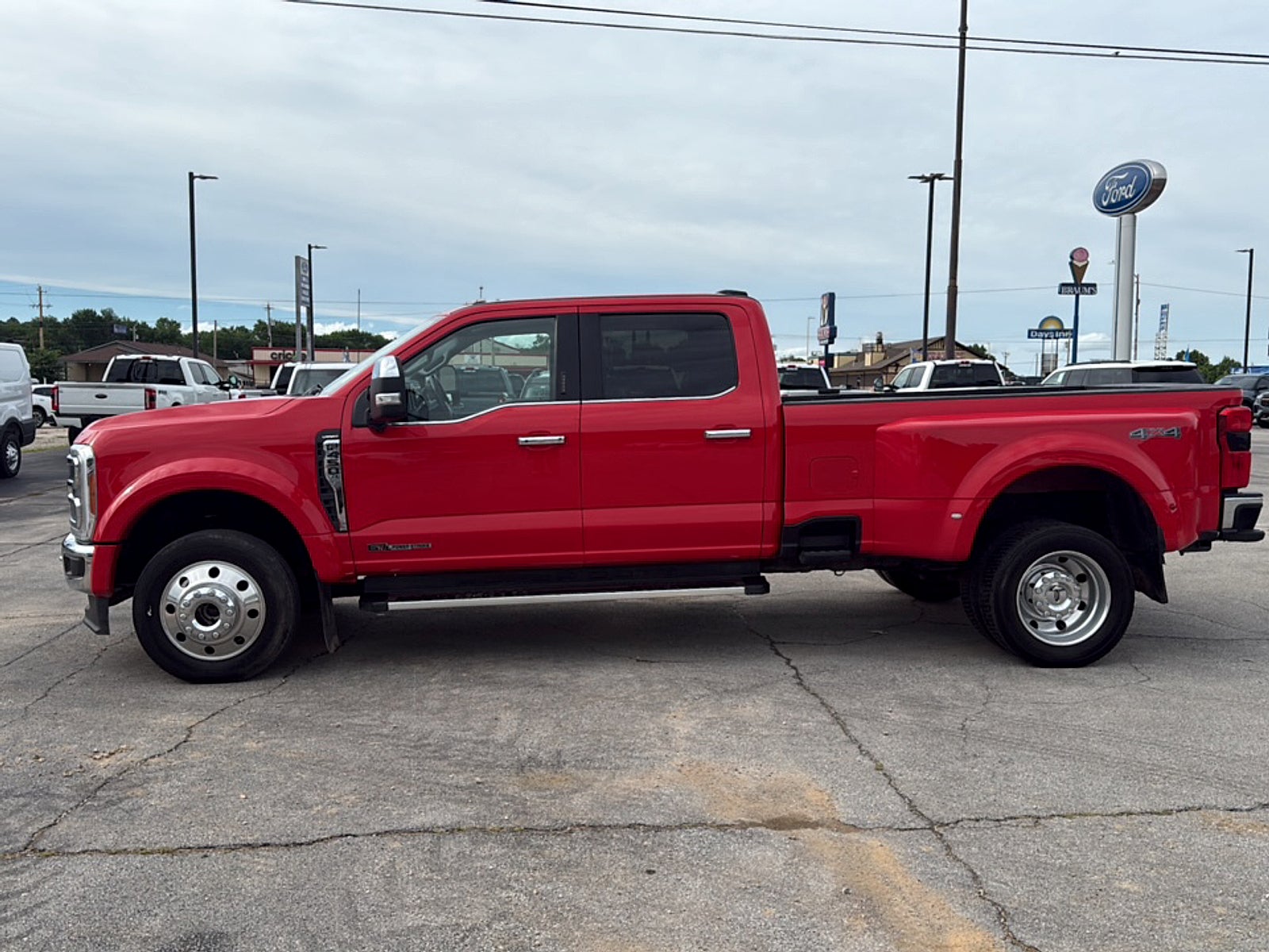2023 Ford F-450 LARIAT