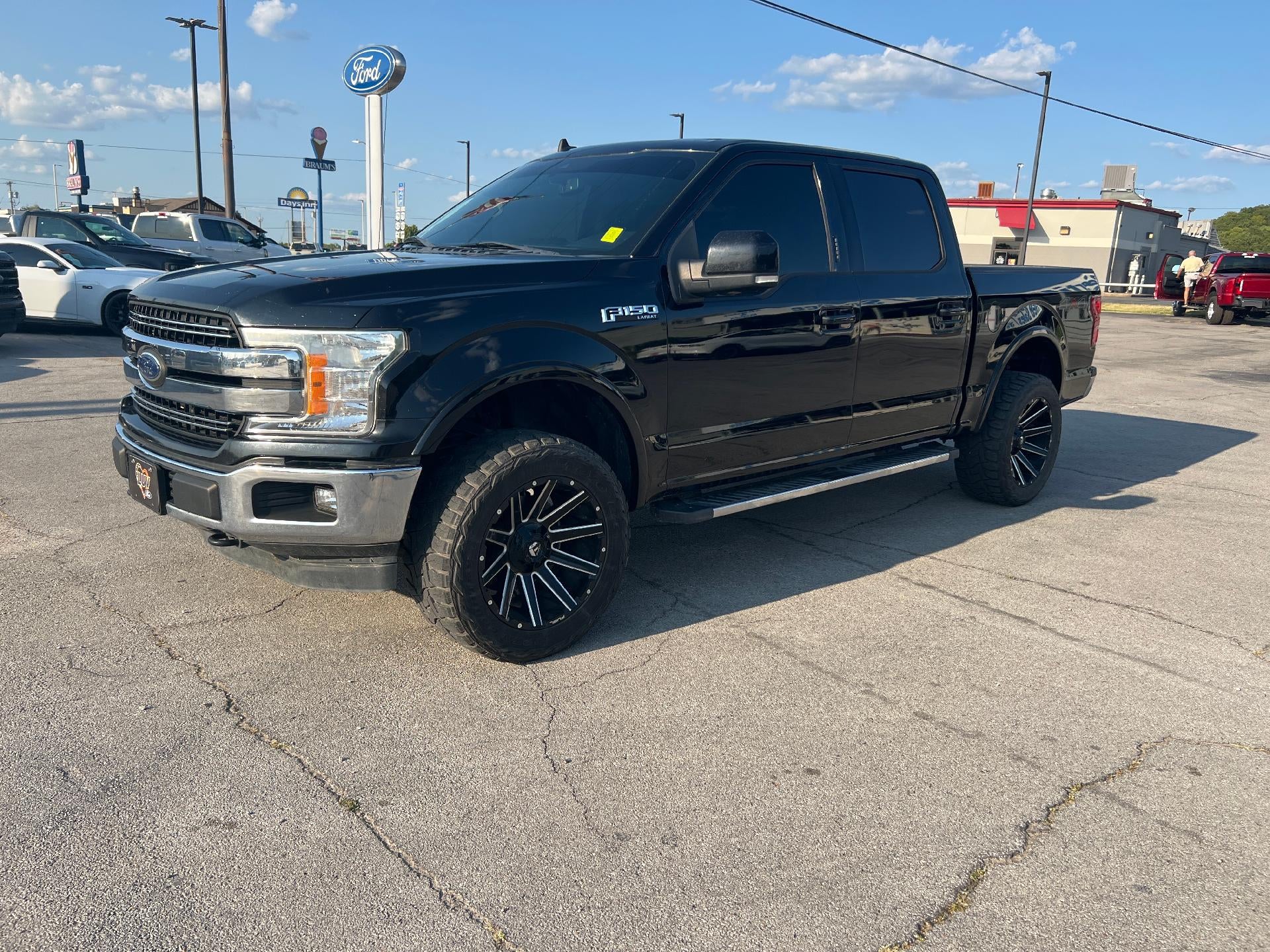 2019 Ford F-150 LARIAT 4WD SuperCrew 5.5' Box