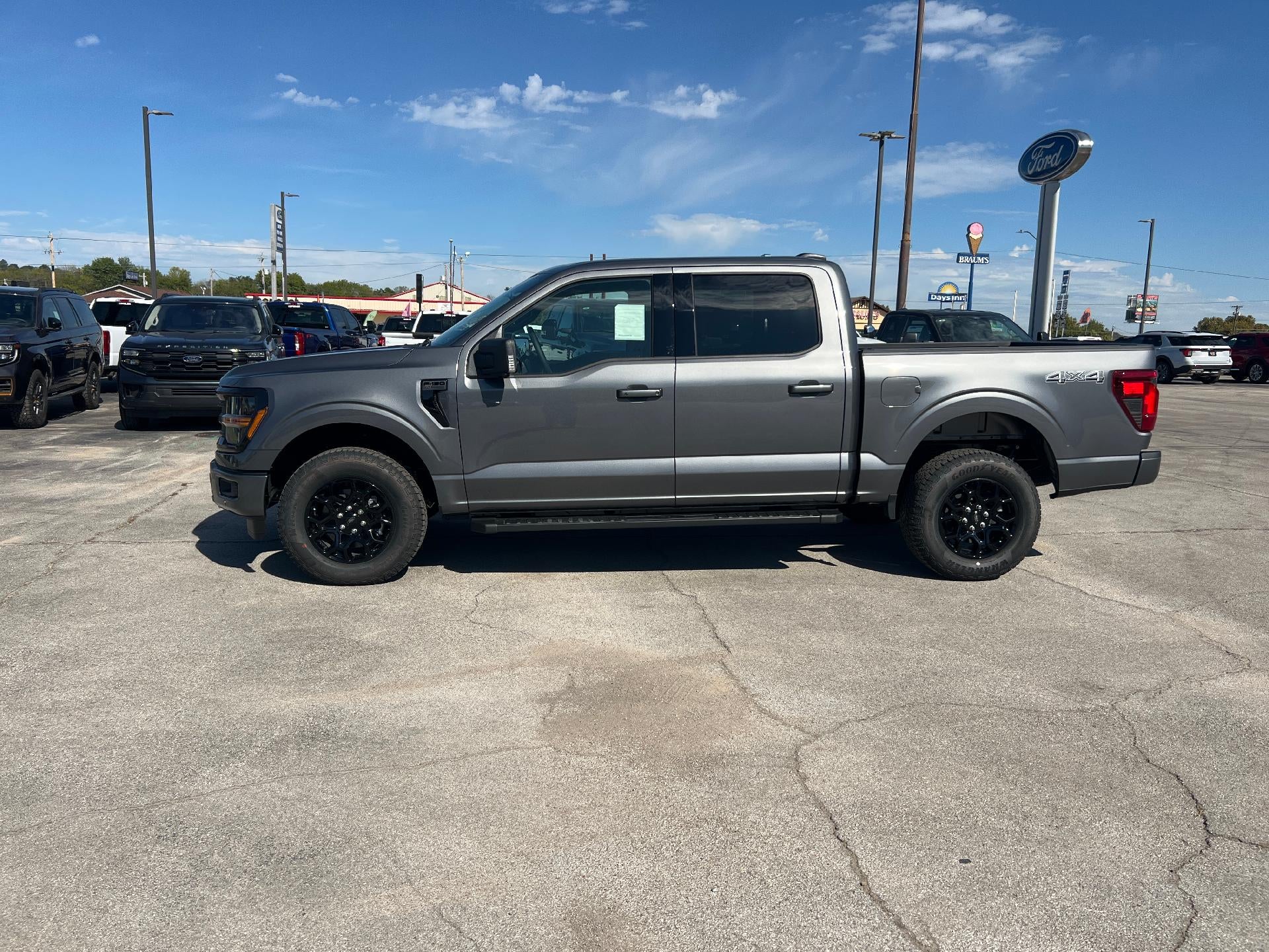 2026 Ford F-150 XLT 4WD SuperCrew 5.5' Box