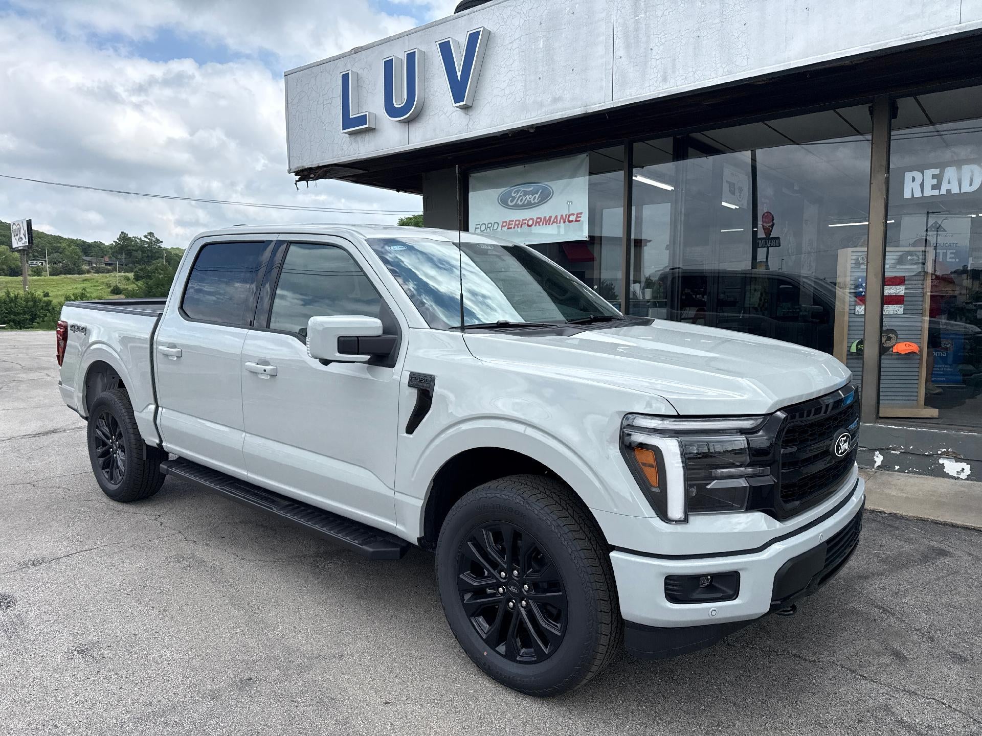 2026 Ford F-150 LARIAT 4WD SuperCrew 5.5' Box