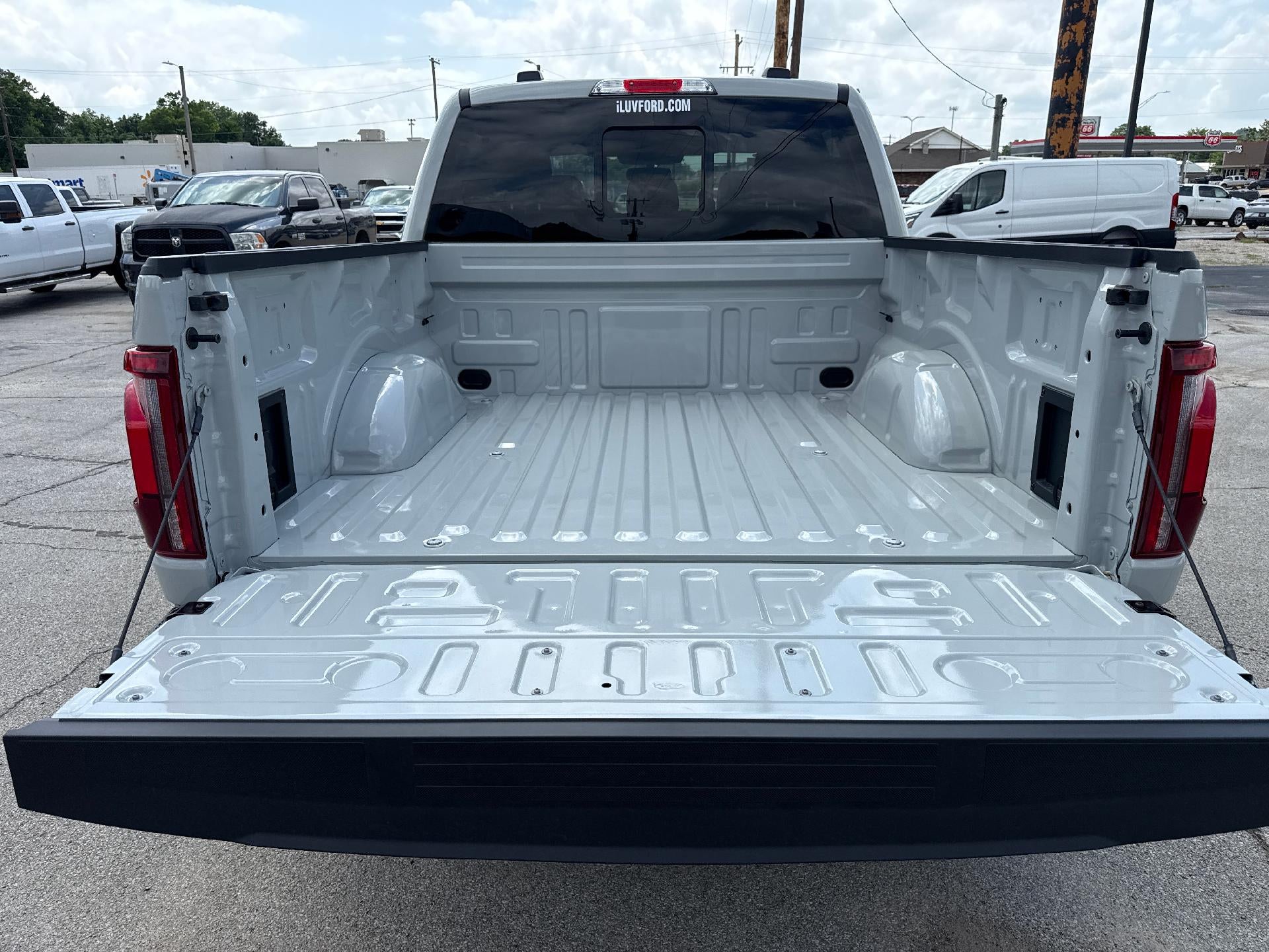 2026 Ford F-150 LARIAT 4WD SuperCrew 5.5' Box