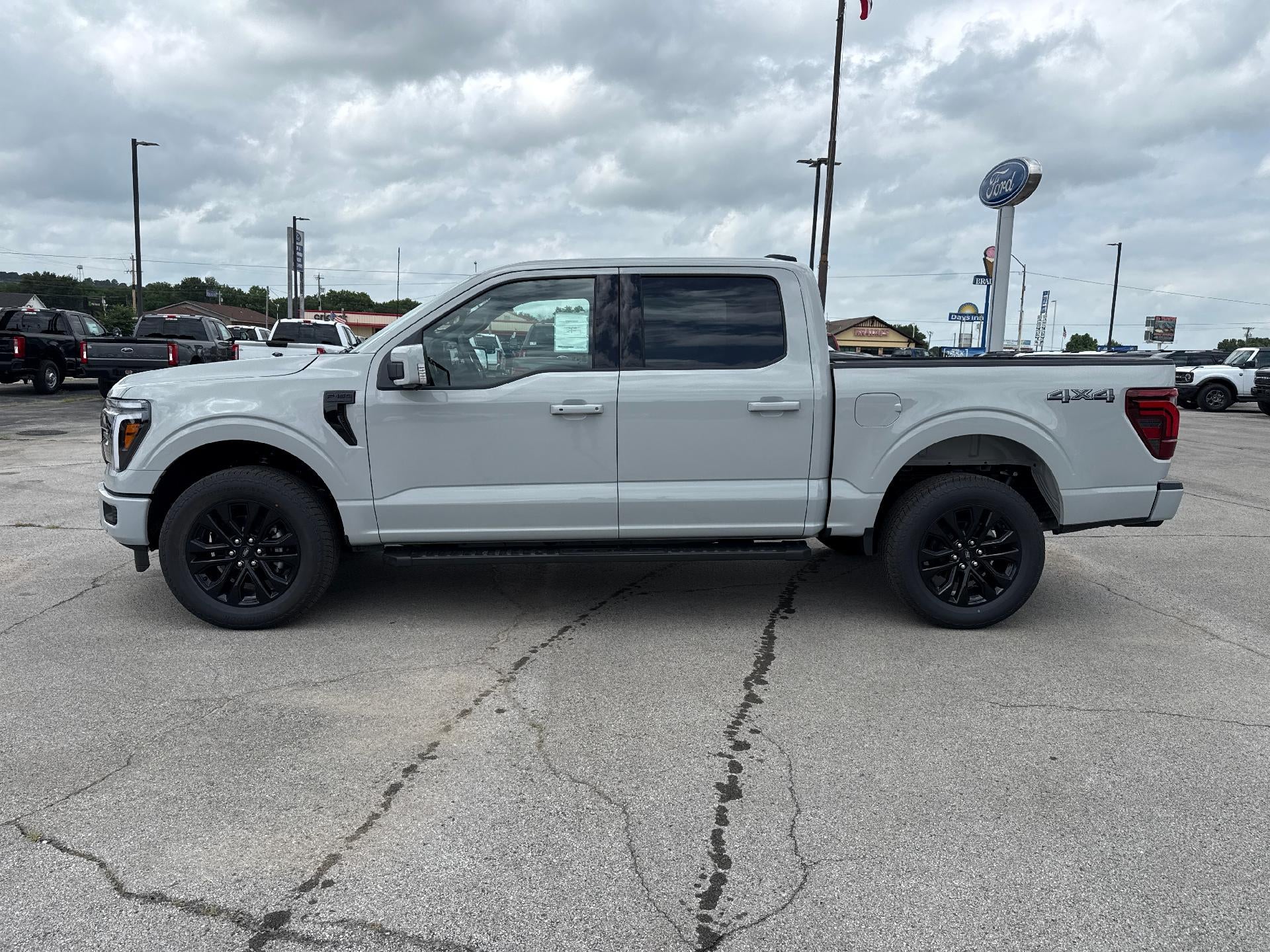 2026 Ford F-150 LARIAT 4WD SuperCrew 5.5' Box