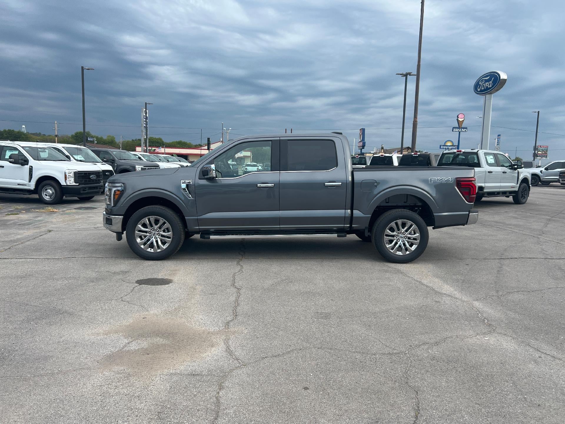 2026 Ford F-150 LARIAT 4WD SuperCrew 5.5' Box