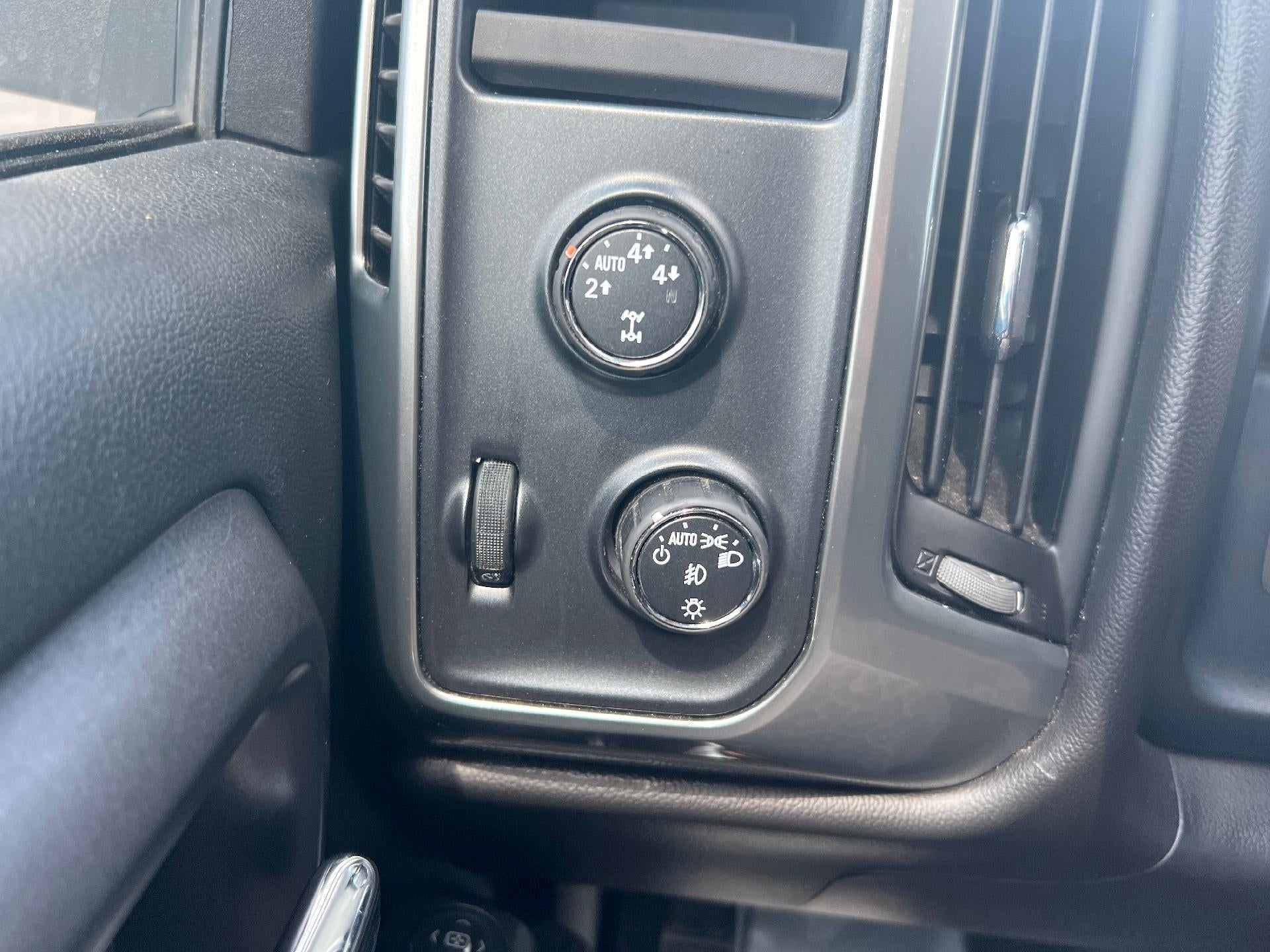 2016 Chevrolet Silverado 1500 Double Cab Standard Box 4-Wheel Drive LT