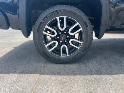 2022 GMC Sierra 1500 Crew Cab Short Box 4-Wheel Drive AT4