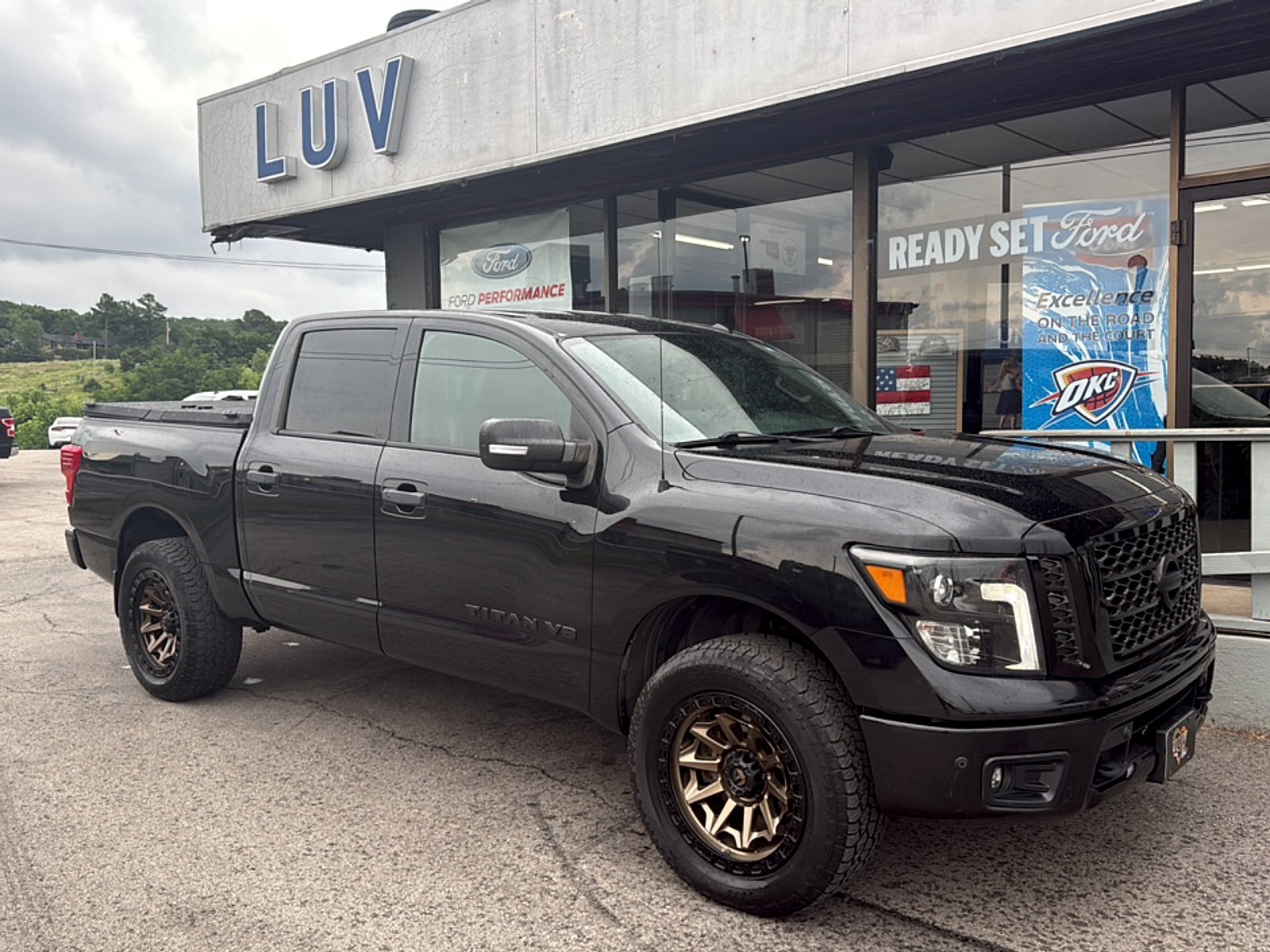 2019 Nissan TITAN SL