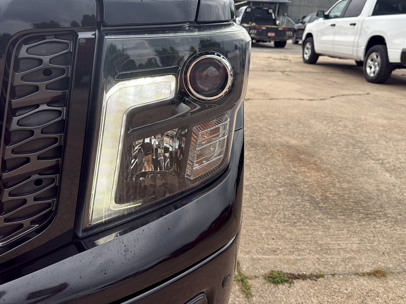 2019 Nissan TITAN SL