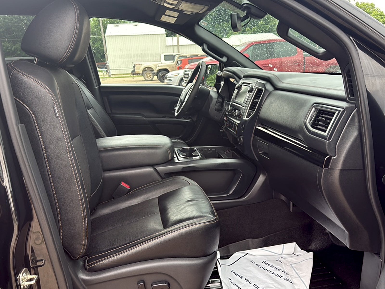 2019 Nissan TITAN SL