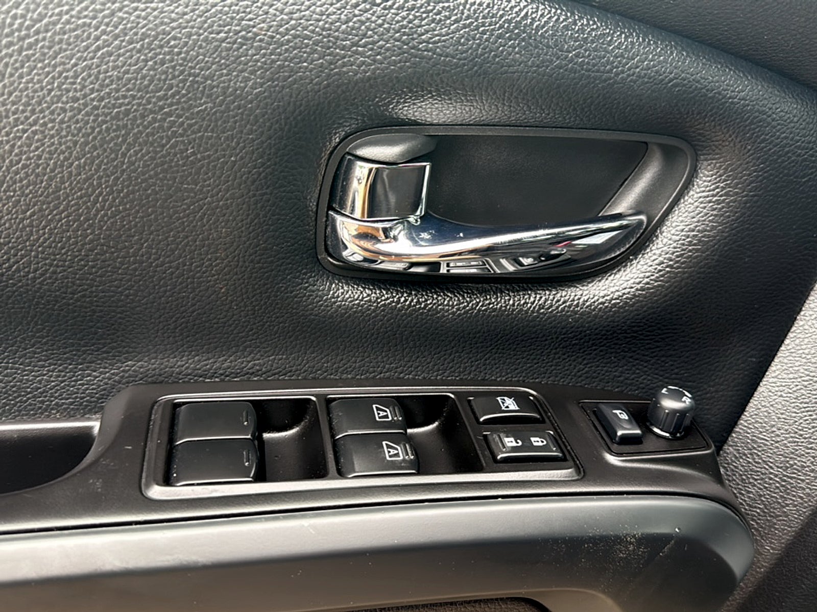 2019 Nissan TITAN SL
