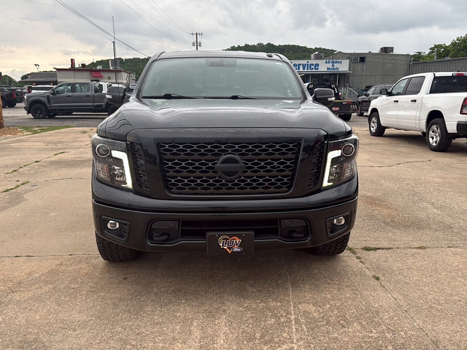 2019 Nissan TITAN SL