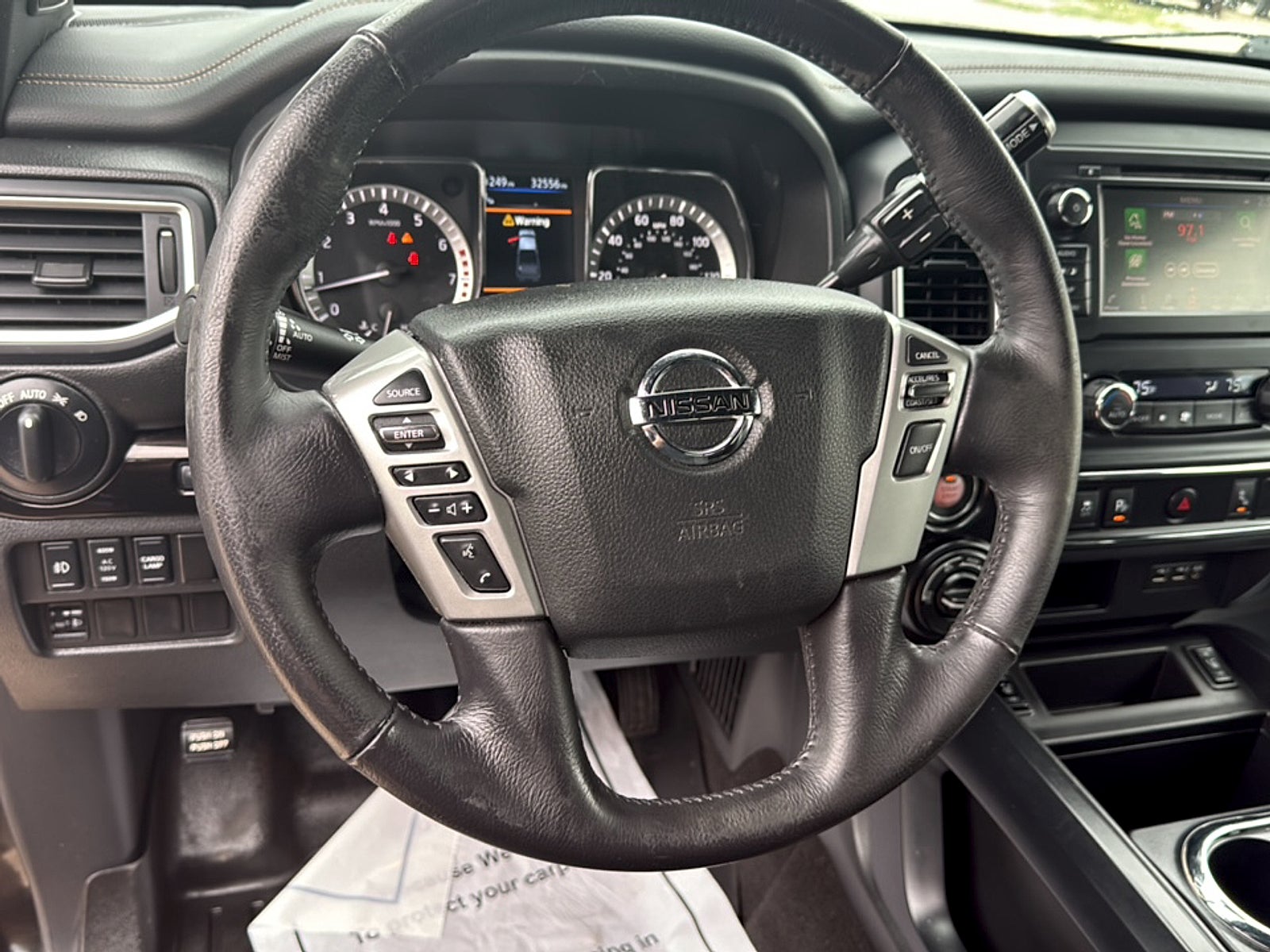2019 Nissan TITAN SL