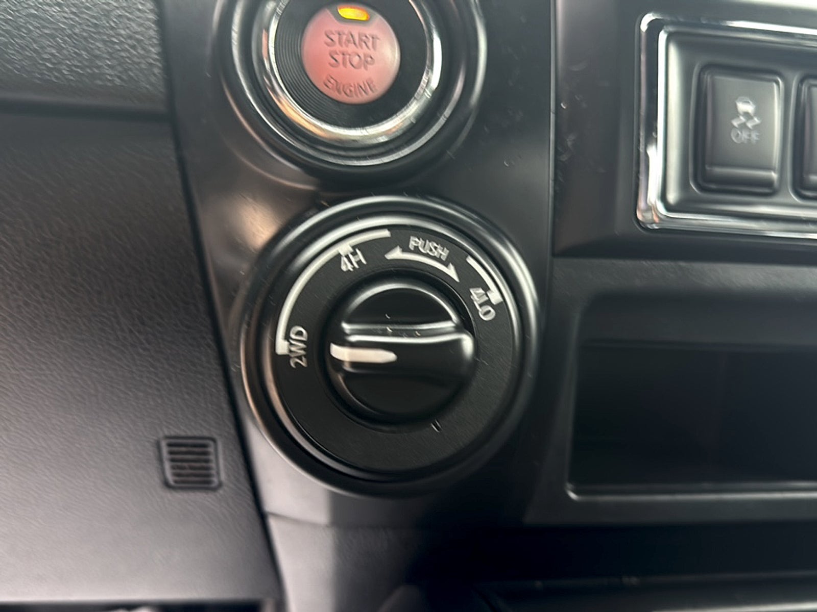 2019 Nissan TITAN SL