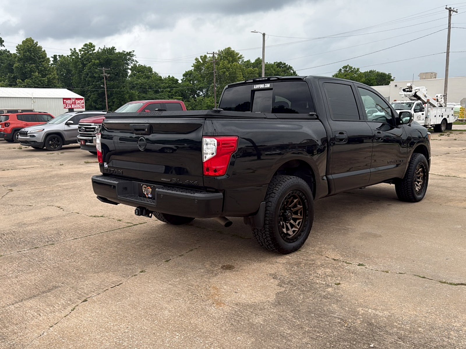 2019 Nissan TITAN SL