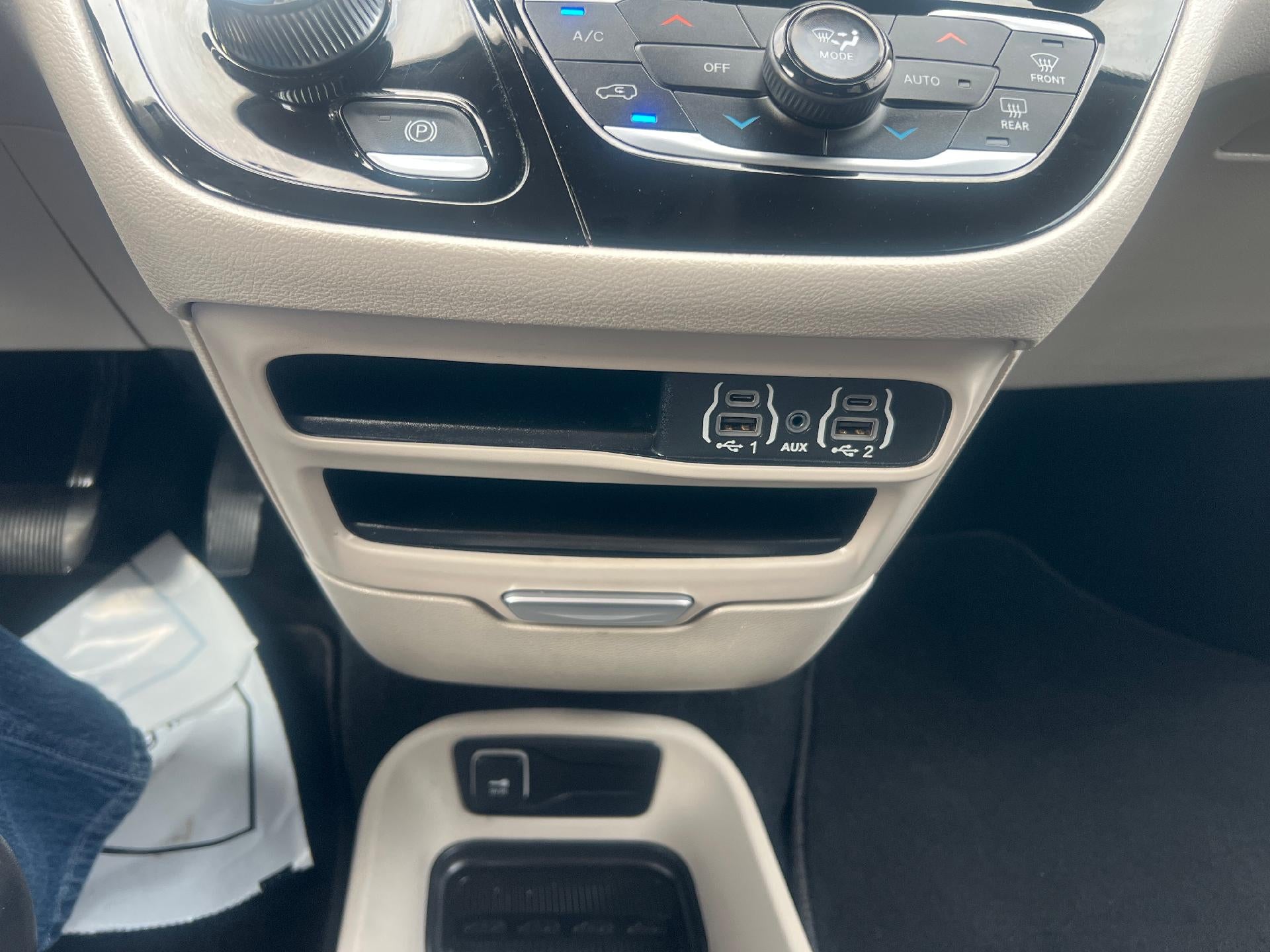 2024 Chrysler Pacifica Touring L FWD