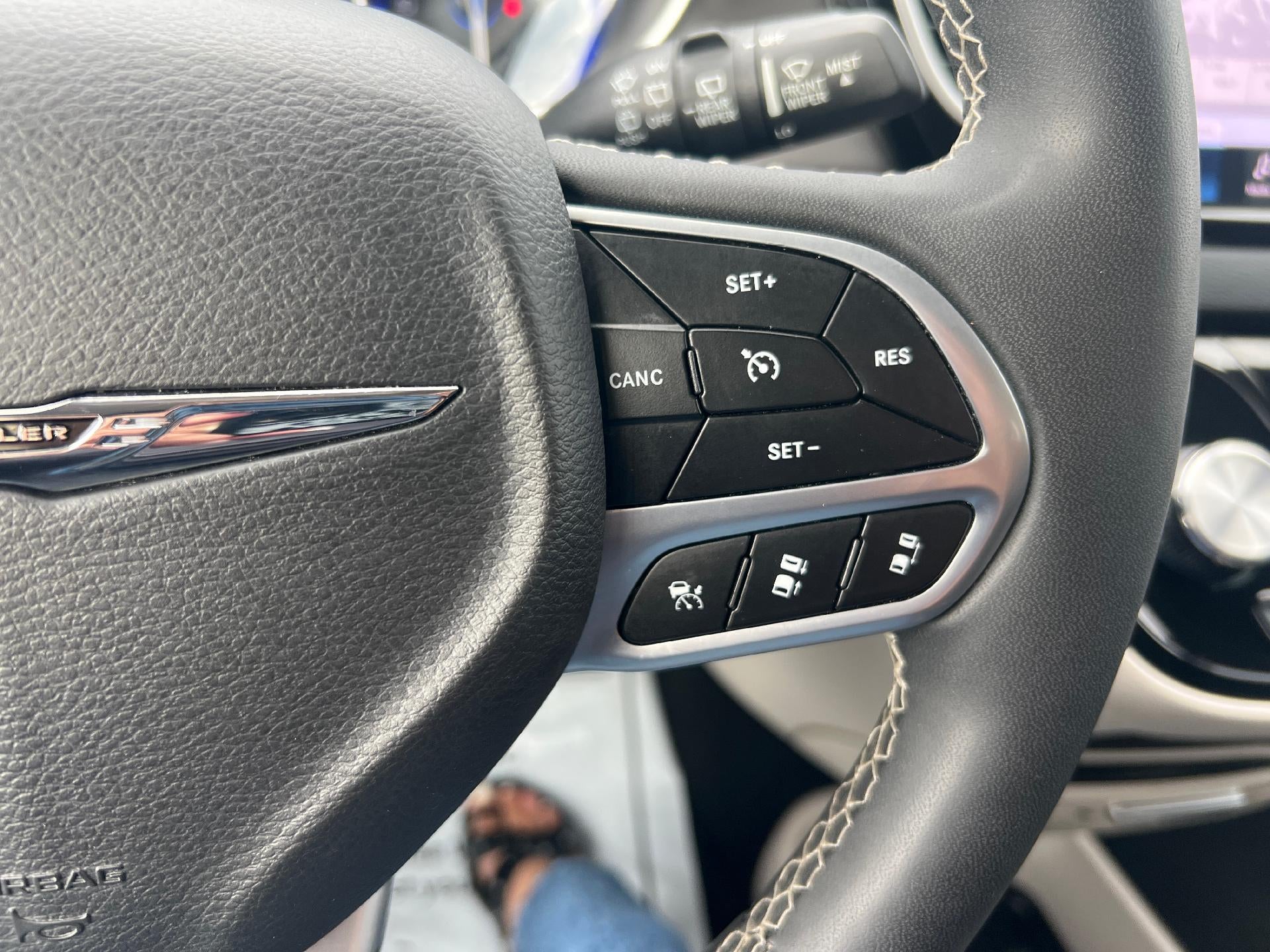 2024 Chrysler Pacifica Touring L FWD