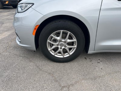 2024 Chrysler Pacifica Touring L FWD