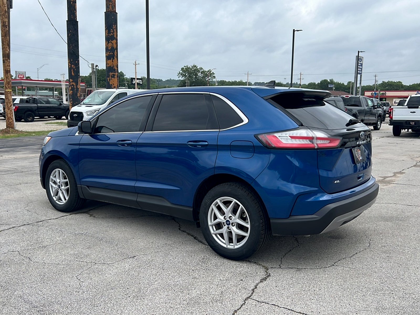 2022 Ford EDGE SEL