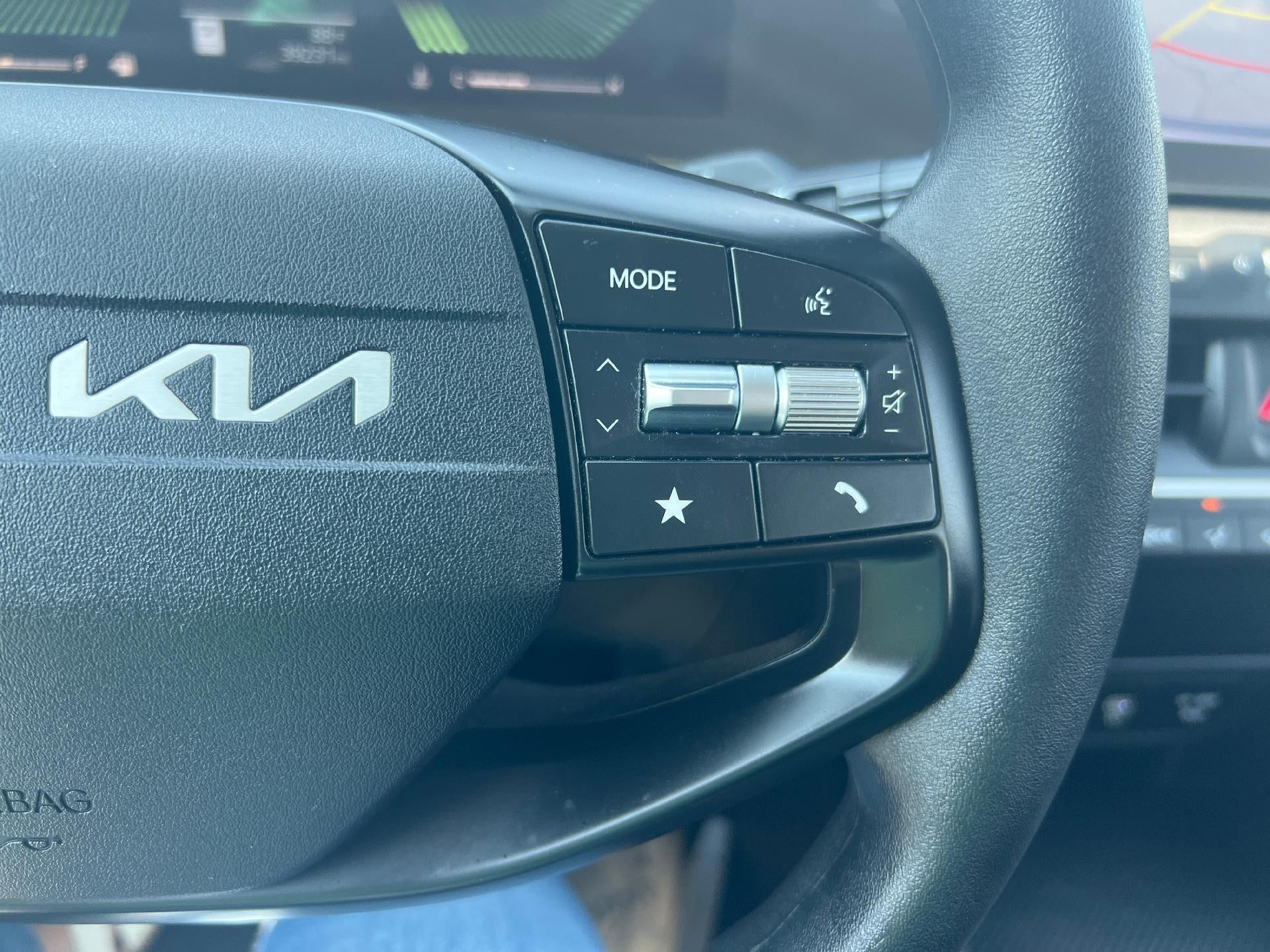 2025 Kia K4 LX FWD