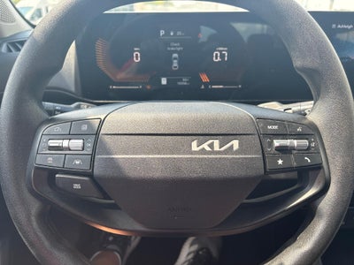 2025 Kia K4 LX FWD