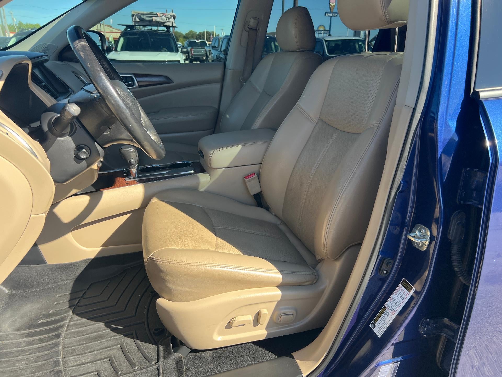 2020 Nissan Pathfinder FWD Platinum