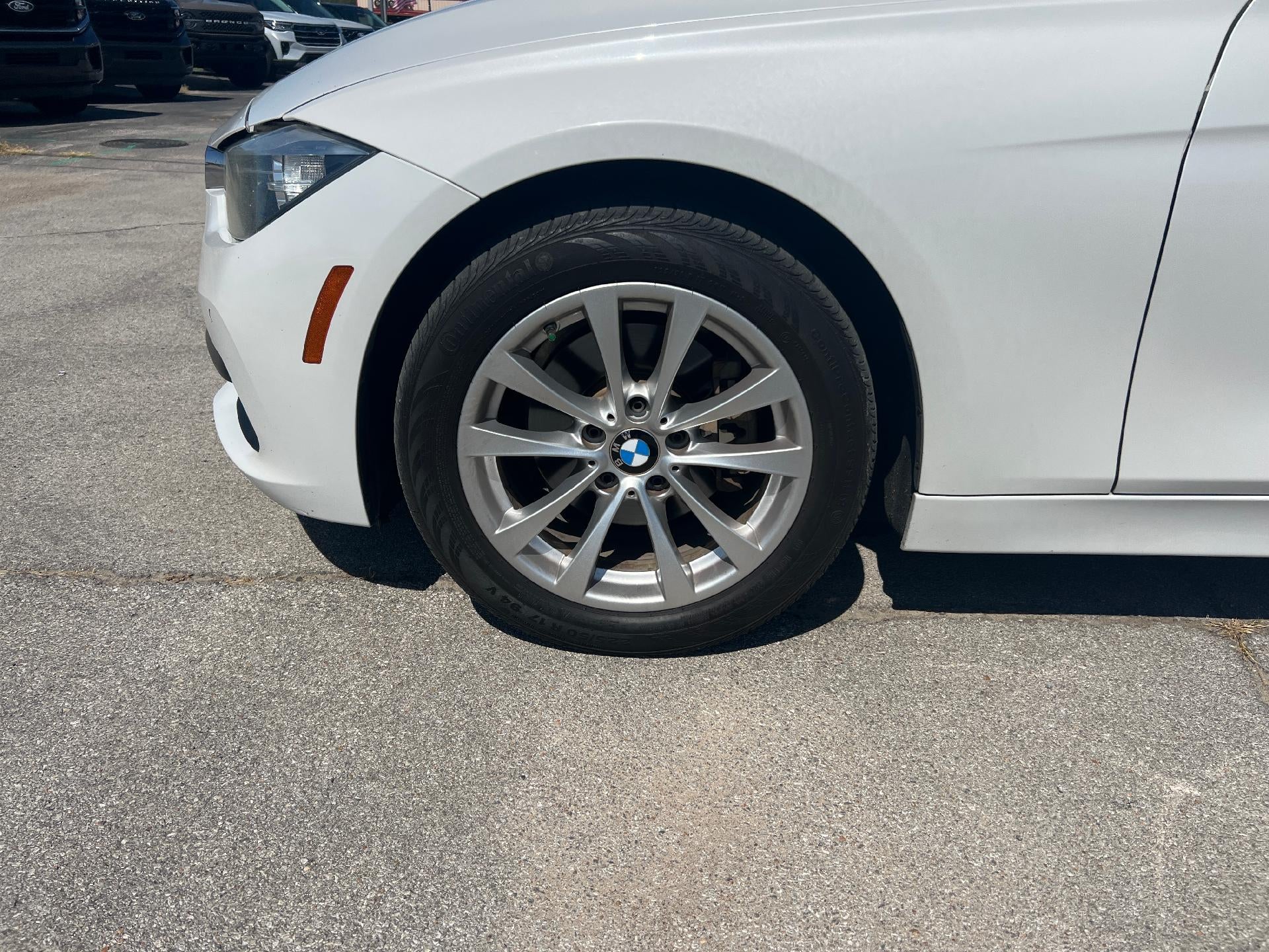 2017 BMW 320i Sedan